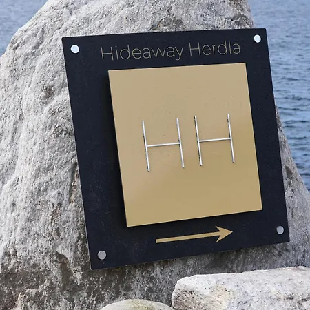 Apartament Hideaway Luxurious 15 M Above The Sea